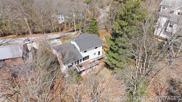 136 Crescent Drive, Grand Haven City, MI 49417