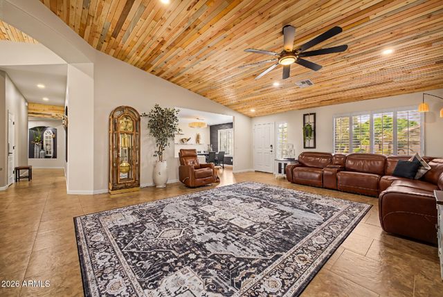 8729 W TONOPAH Drive, Peoria, AZ 85382
