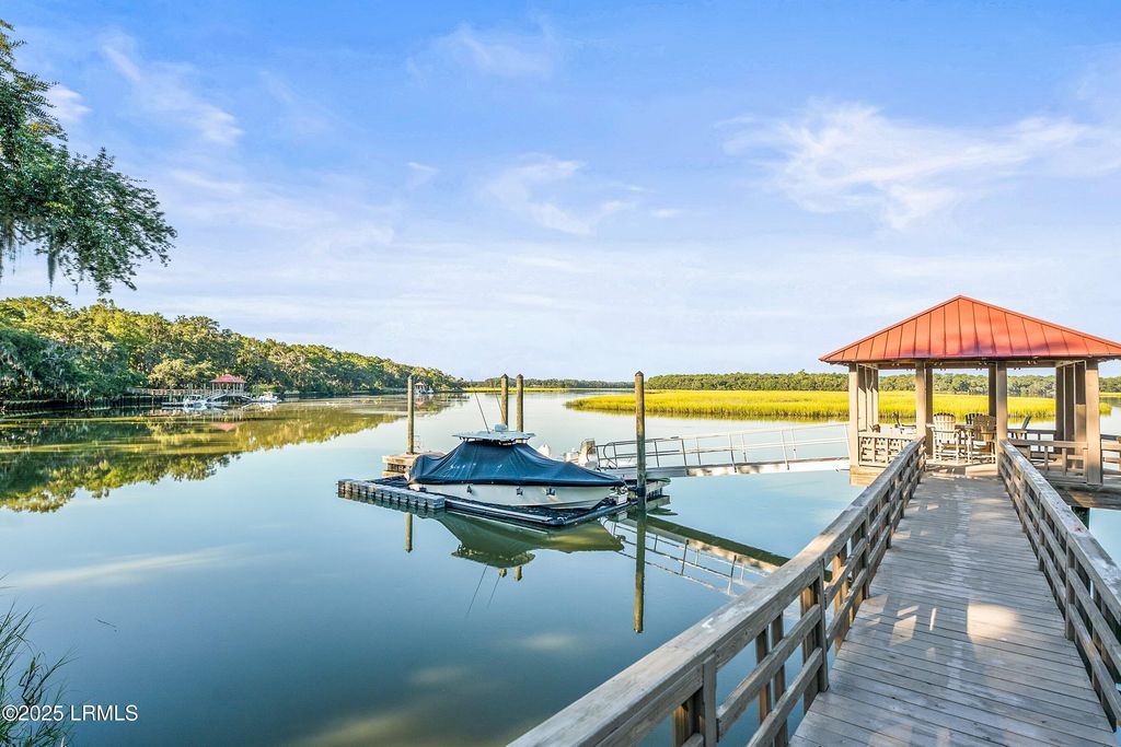660 Distant Island Drive, Beaufort, SC 29907