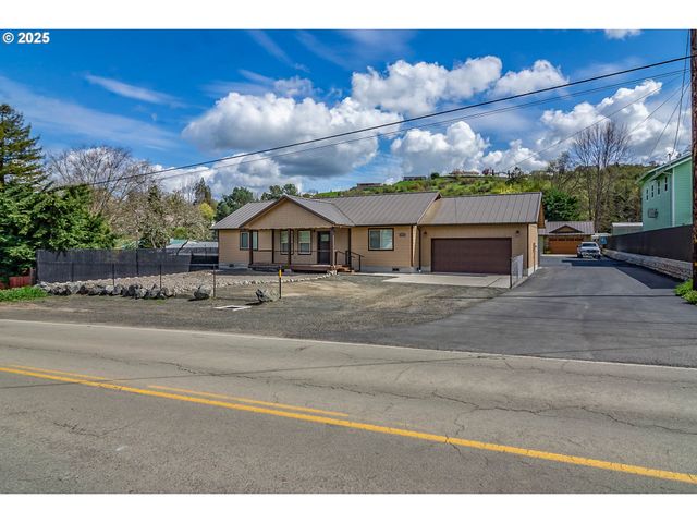 5135 GRANGE Rd, Roseburg, OR 97471