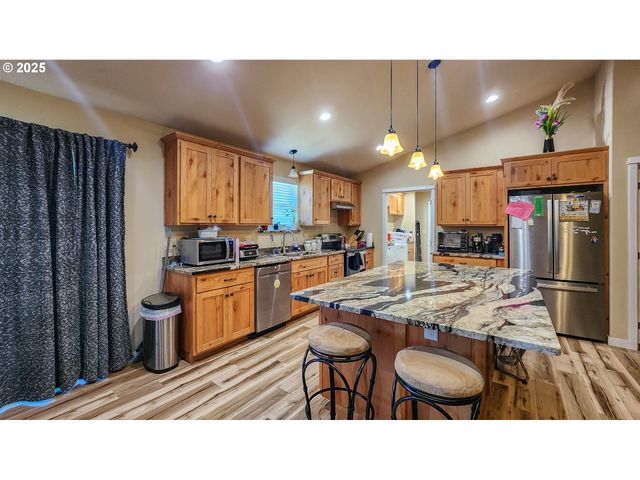 5135 GRANGE Rd, Roseburg, OR 97471