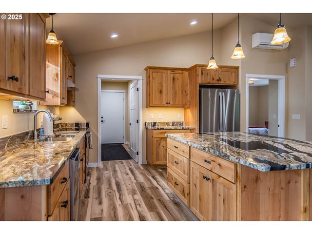 5135 GRANGE Rd, Roseburg, OR 97471