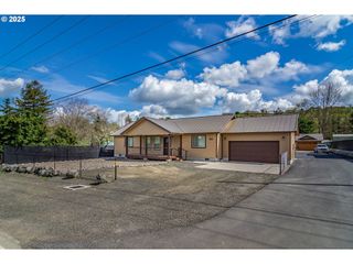 5135 GRANGE Rd, Roseburg, OR 97471