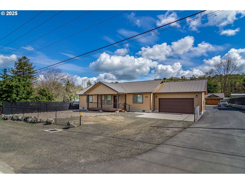 5135 GRANGE Rd, Roseburg, OR 97471