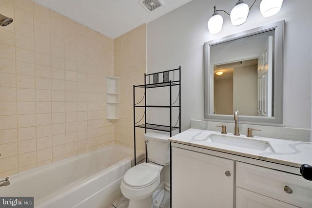 7836 FOXFARM LN, Glen Burnie, MD 21061