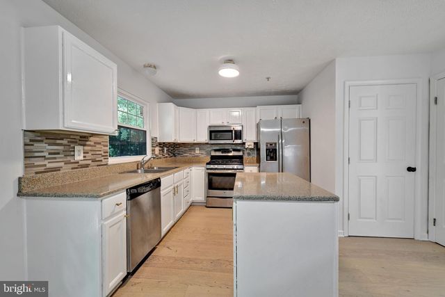 7836 FOXFARM LN, Glen Burnie, MD 21061