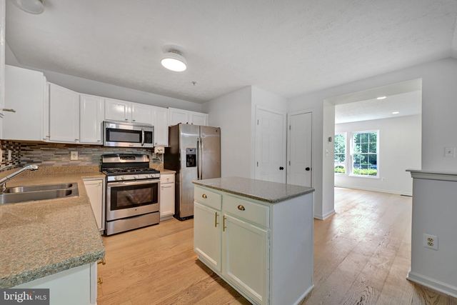 7836 FOXFARM LN, Glen Burnie, MD 21061