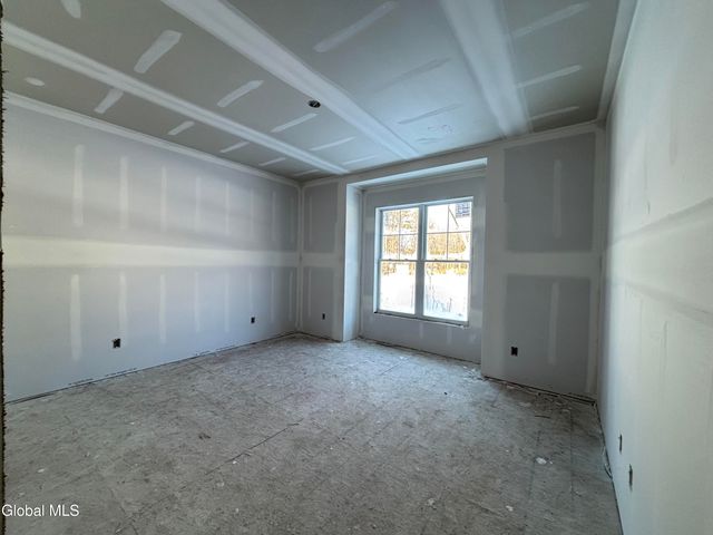 3 Wyatt's Way, Clifton Park, NY 12065