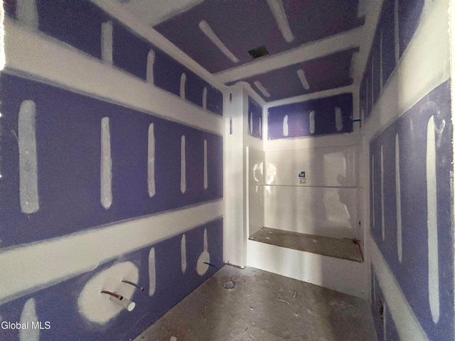 3 Wyatt's Way, Clifton Park, NY 12065