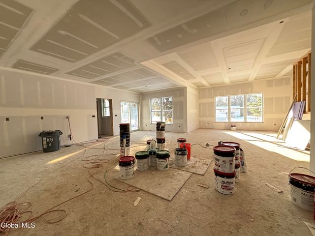 3 Wyatt's Way, Clifton Park, NY 12065