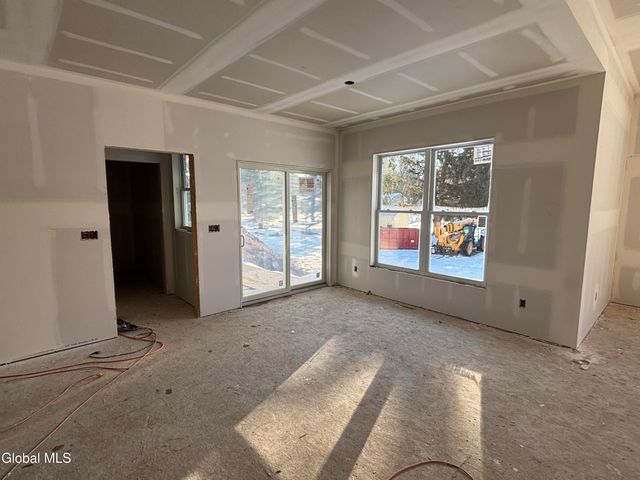 3 Wyatt's Way, Clifton Park, NY 12065