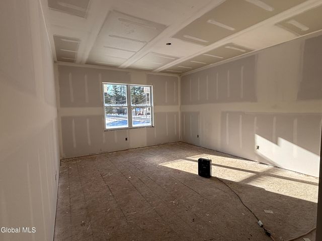 3 Wyatt's Way, Clifton Park, NY 12065