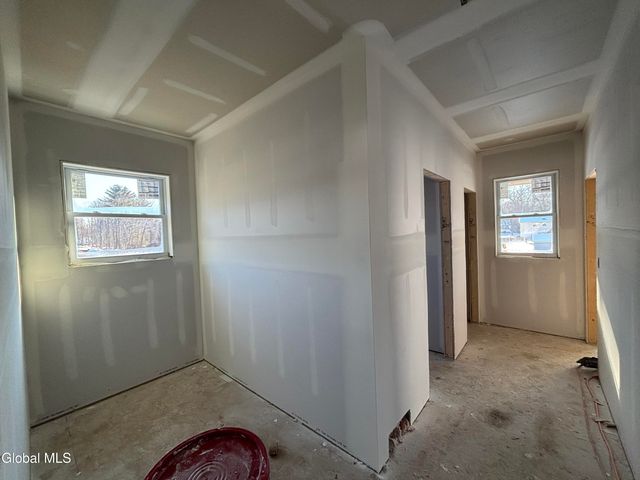 3 Wyatt's Way, Clifton Park, NY 12065