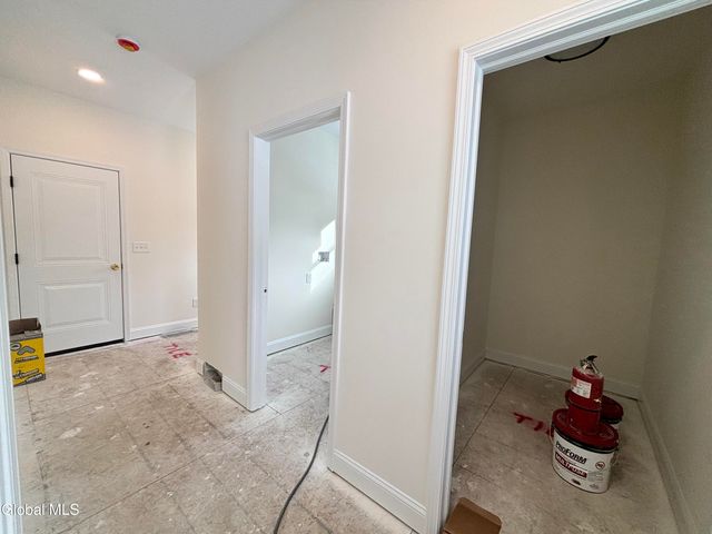 3 Wyatt's Way, Clifton Park, NY 12065