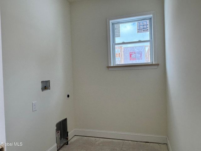 3 Wyatt's Way, Clifton Park, NY 12065