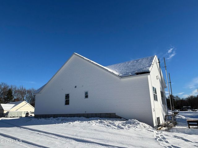 3 Wyatt's Way, Clifton Park, NY 12065