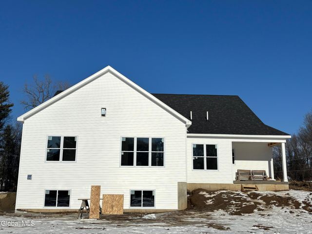 3 Wyatt's Way, Clifton Park, NY 12065