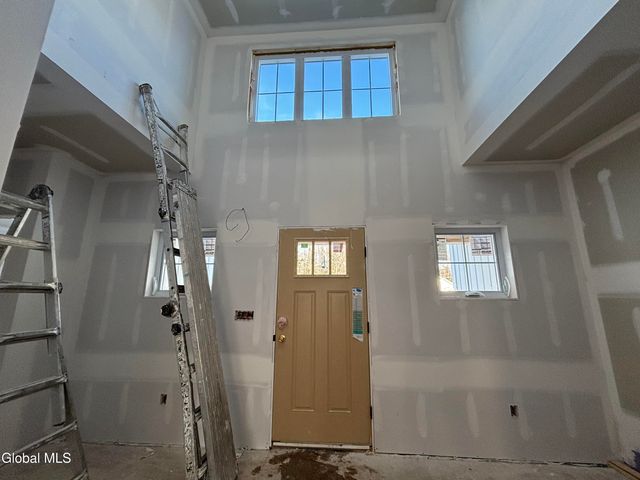 3 Wyatt's Way, Clifton Park, NY 12065