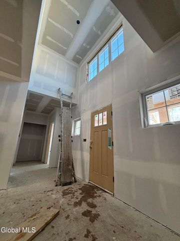 3 Wyatt's Way, Clifton Park, NY 12065