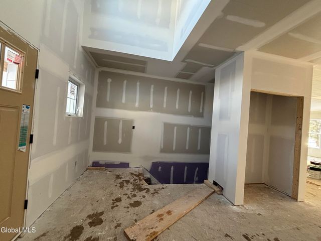 3 Wyatt's Way, Clifton Park, NY 12065