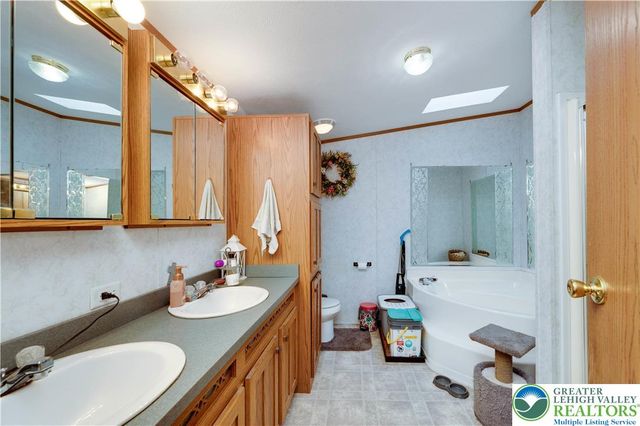 5257 Brunswick Lane, Lower Macungie Twp, PA 18062
