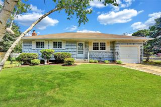 219 Muriel Street, Holbrook, NY 11741