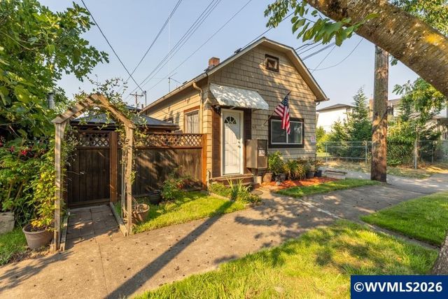 365 Hood St NE, Salem, OR 97301