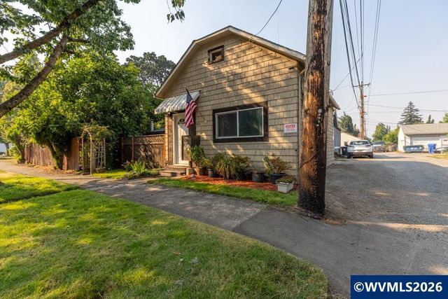 365 Hood St NE, Salem, OR 97301