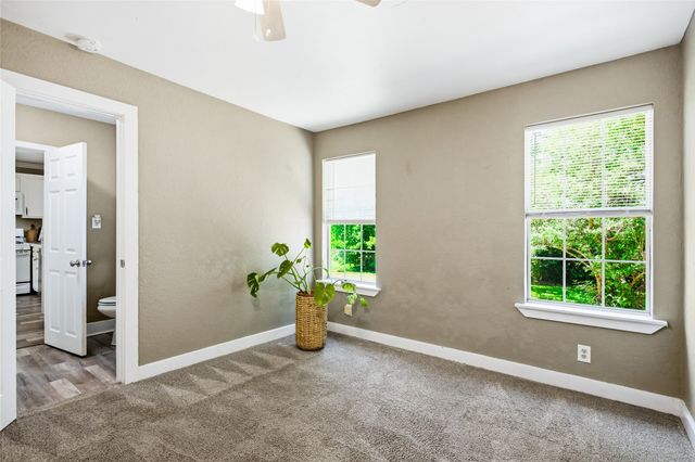 2121 W Bond Street, Denison, TX 75020