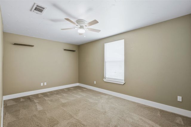 2121 W Bond Street, Denison, TX 75020