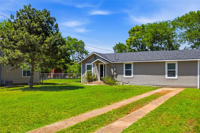 2121 W Bond Street, Denison, TX 75020