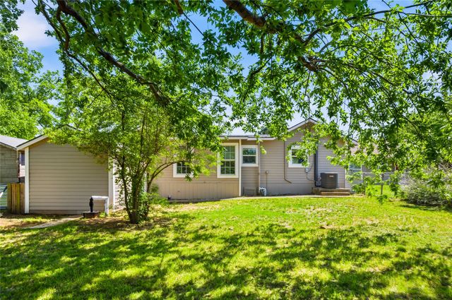 2121 W Bond Street, Denison, TX 75020