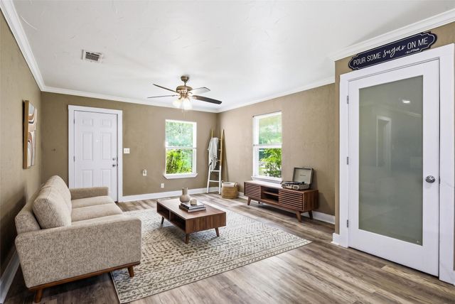 2121 W Bond Street, Denison, TX 75020
