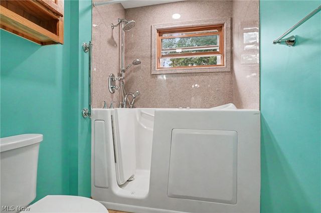 7436 Sugartree Drive, Youngstown, OH 44512