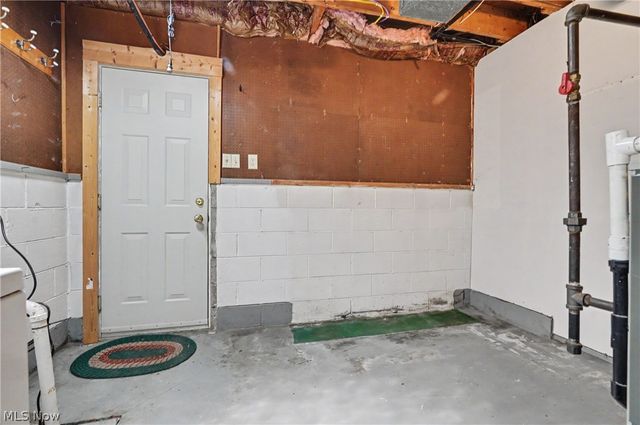 7436 Sugartree Drive, Youngstown, OH 44512
