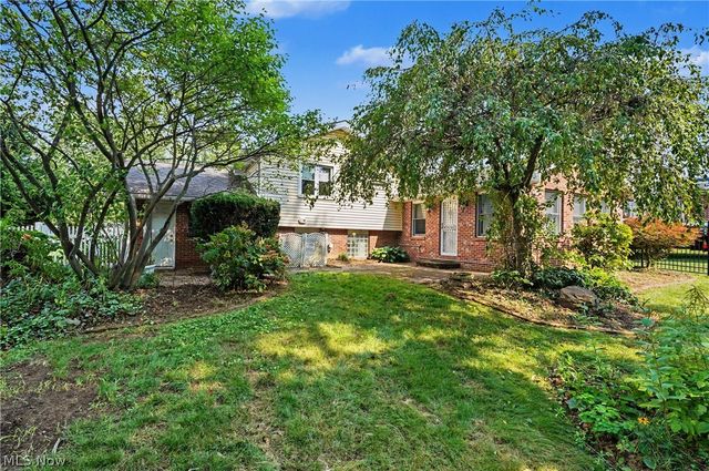 7436 Sugartree Drive, Youngstown, OH 44512