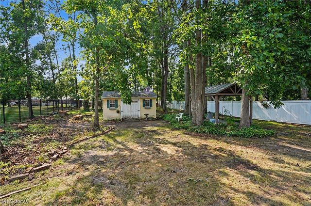 7436 Sugartree Drive, Youngstown, OH 44512
