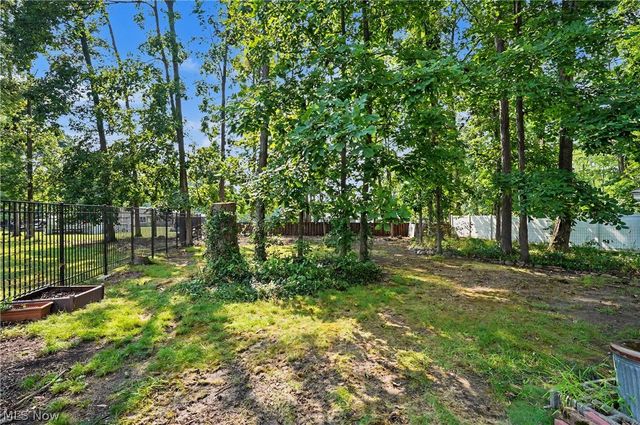 7436 Sugartree Drive, Youngstown, OH 44512