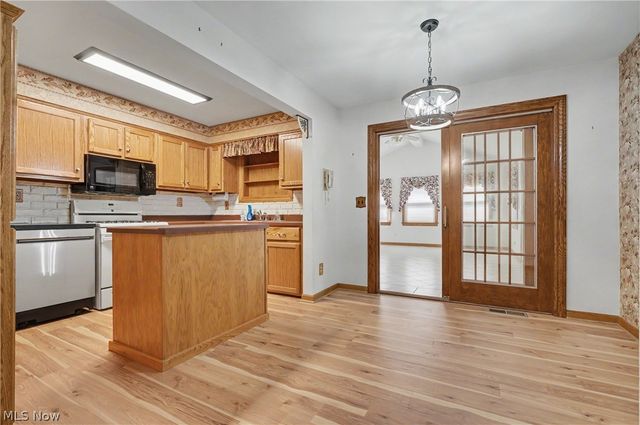 7436 Sugartree Drive, Youngstown, OH 44512