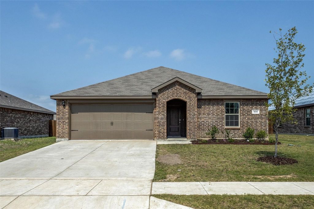 808 Saddle Horn Way, Royse City, TX 75189