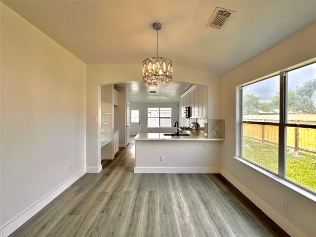 8202 Radial Court, Rosharon, TX 77583