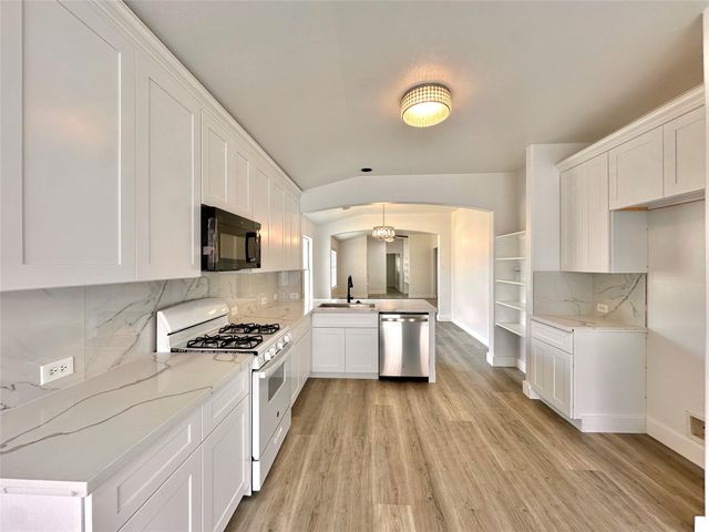 8202 Radial Court, Rosharon, TX 77583