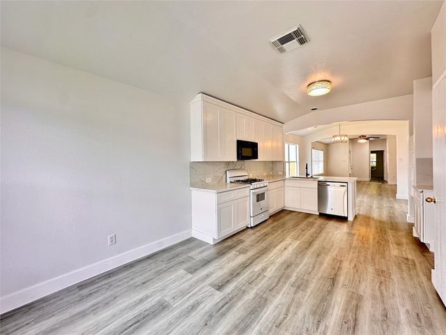 8202 Radial Court, Rosharon, TX 77583