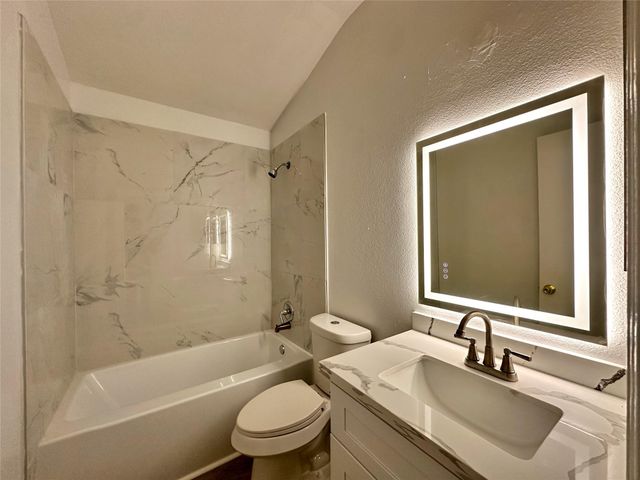 8202 Radial Court, Rosharon, TX 77583