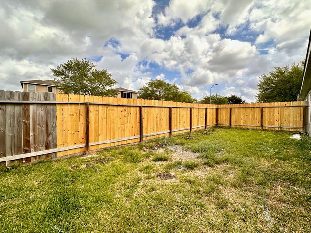8202 Radial Court, Rosharon, TX 77583