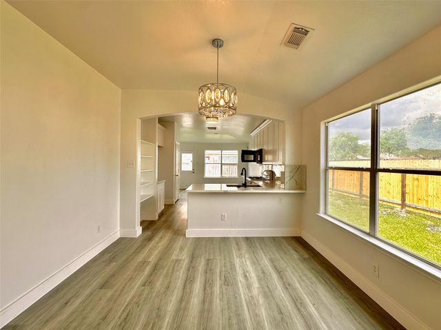 8202 Radial Court, Rosharon, TX 77583