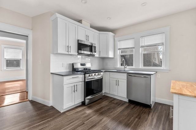 2085 Centre Street 3, Boston, MA 02132