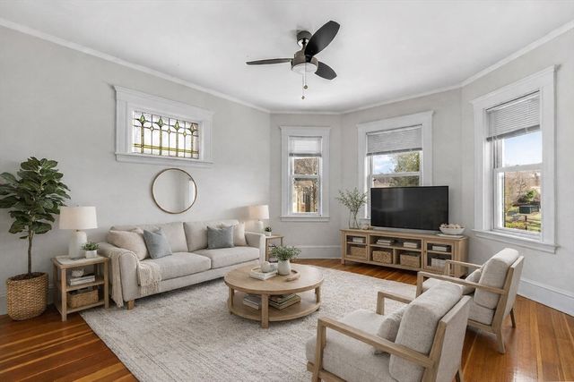 2085 Centre Street 3, Boston, MA 02132