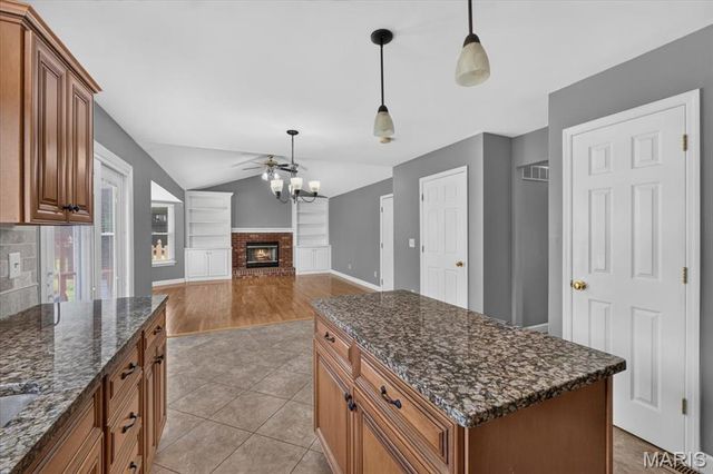 654 Summer Top Circle, Fenton, MO 63026