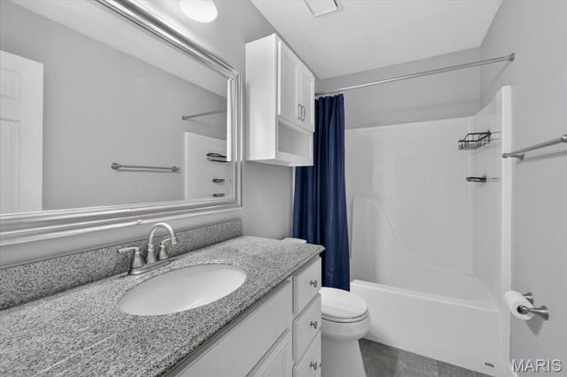 654 Summer Top Circle, Fenton, MO 63026